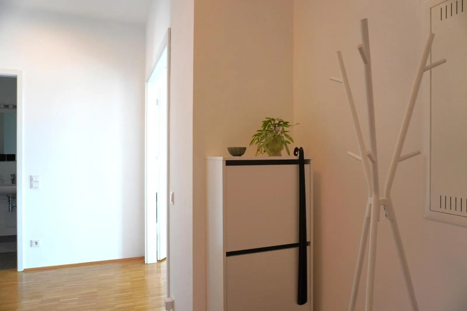 Privates Apartment In Westberlin - Jomi Stays